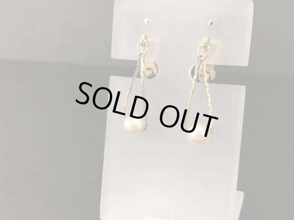 画像2: ゴールド パール 揺れる イヤリング USA (2)