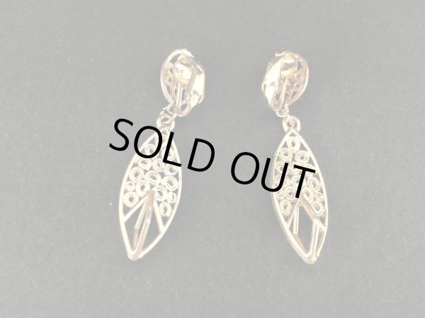 画像4: ゴールド ホワイト エナメルメタル 揺れる イヤリング USA (4)