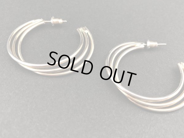 画像2: ゴールドトーン トリプル フープ ピアス USA (2)