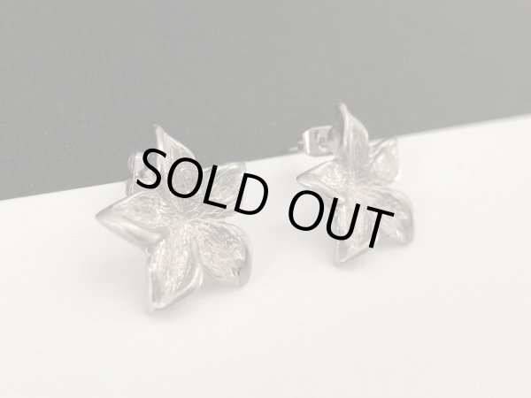 画像2: シルバー フラワー 小ぶり ピアス USA (2)