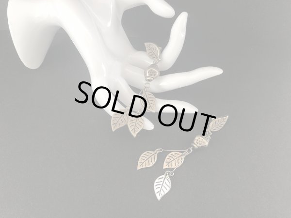 画像3: リーフモチーフ 揺れる ロングピアス USA (3)