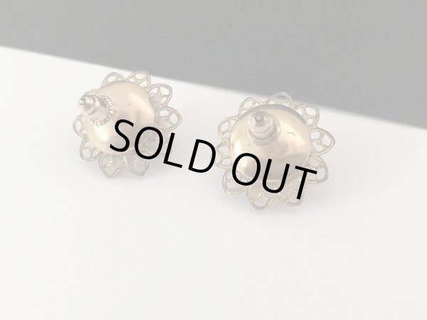 画像4: ゴールドトーン パール フラワーモチーフ ピアス USA (4)