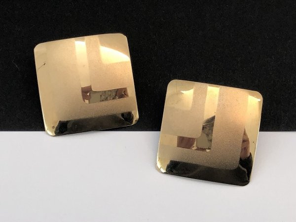 画像2: ゴールドトーン スクエア 大ぶり ピアス USA (2)