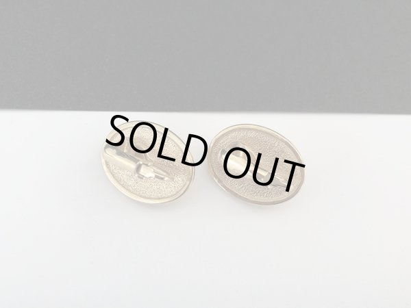 画像4: ゴールドトーン ホワイトカラーカボッション イヤリング USA (4)