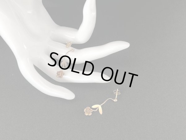 画像3: 華奢なフラワーモチーフ 揺れる ピアス USA (3)