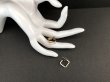画像4: ゴールドトーン ホワイトエナメル スクエアフープ ピアス USA (4)