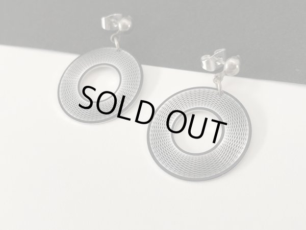 画像3: シルバートーン 揺れる ピアス USA (3)