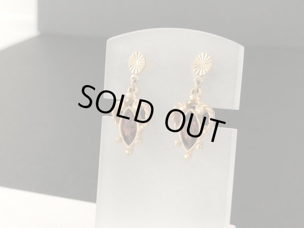 画像2: ゴールドトーン アンバーカラーカボッション 揺れる ピアス USA (2)