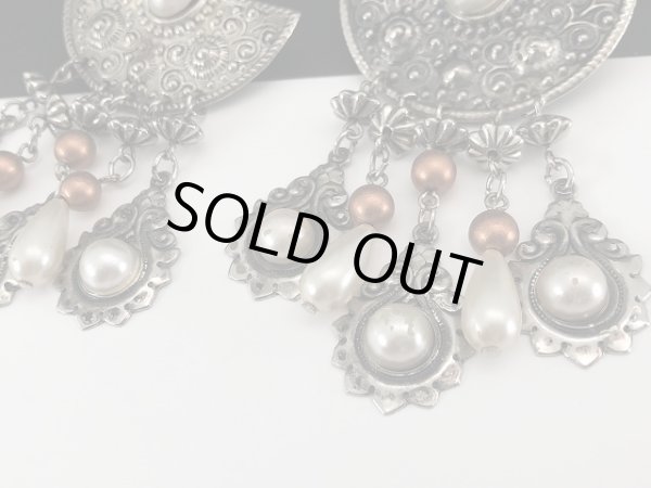 画像5: 大ぶり シルバートーン パールカラーカボッション 揺れる ピアス USA (5)