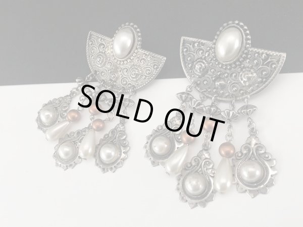 画像2: 大ぶり シルバートーン パールカラーカボッション 揺れる ピアス USA (2)