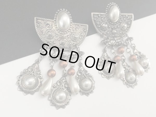 画像3: 大ぶり シルバートーン パールカラーカボッション 揺れる ピアス USA (3)