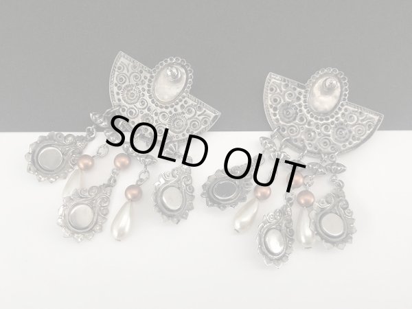 画像7: 大ぶり シルバートーン パールカラーカボッション 揺れる ピアス USA (7)
