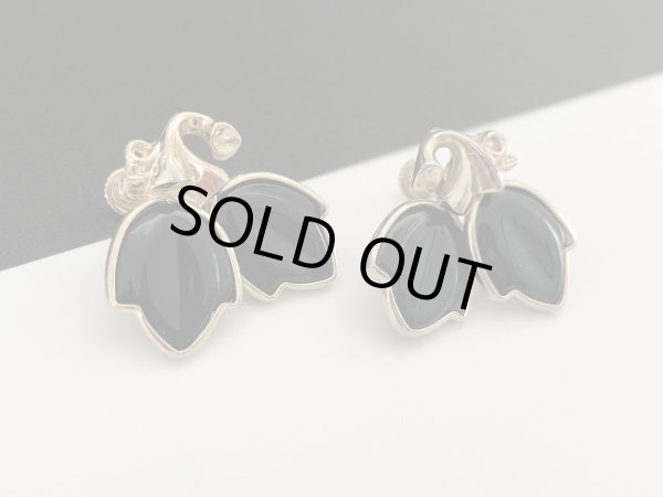 画像3: ゴールドトーン ブラック フラワーモチーフ イヤリング USA (3)