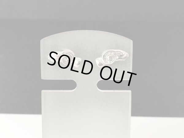 画像2: シルバートーン 羊 小ぶり ピアス USA (2)