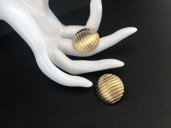 画像3: MONET モネ ゴールドトーン ピアス USA (3)