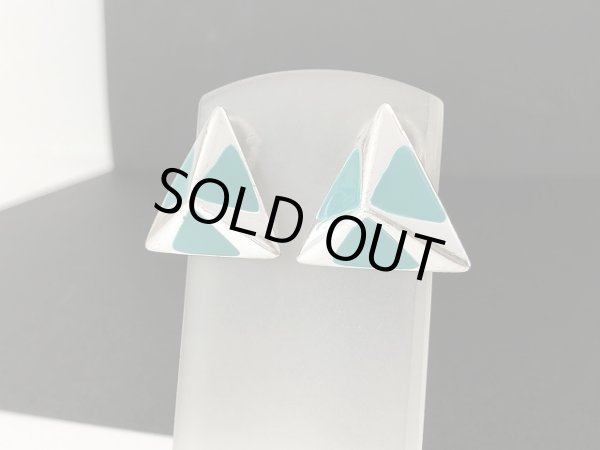 画像2: シルバートーン エメラルドグリーン系エナメルカラー イヤリング USA (2)