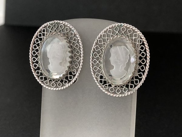 画像2: WHITING&DAVIS カメオモチーフ イヤリング USA ヴィンテージ コスチュームジュエリー (2)