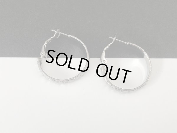 画像2: シルバートーン デザインフープピアス USA (2)