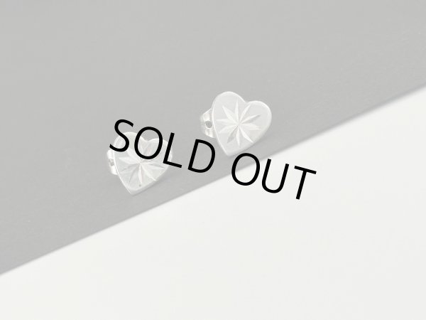 画像2: シルバートーン ハートモチーフ デザインピアス USA (2)